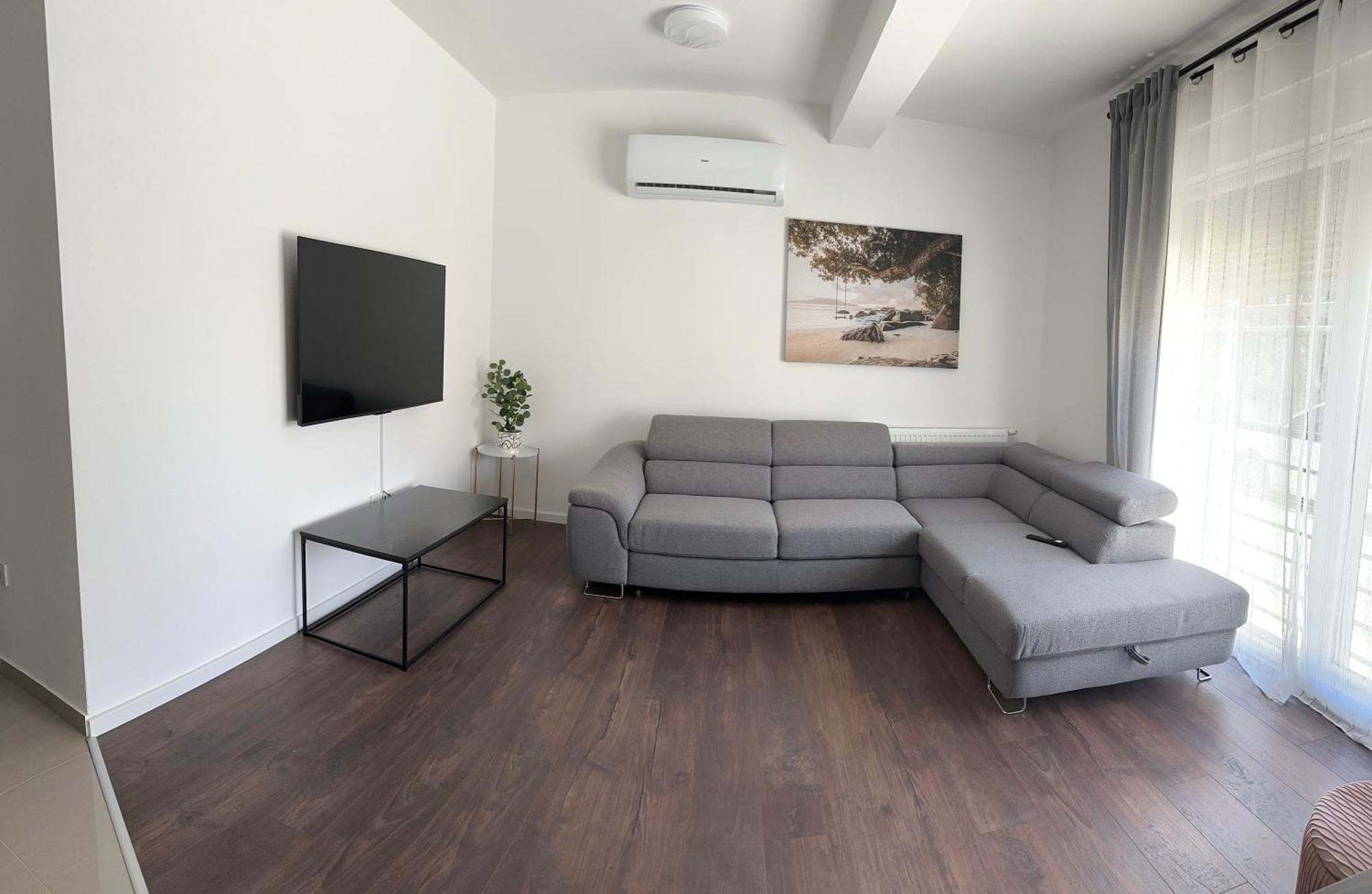 Holiday Apartments Ivano & Leo - Private Parking 扎达尔 外观 照片
