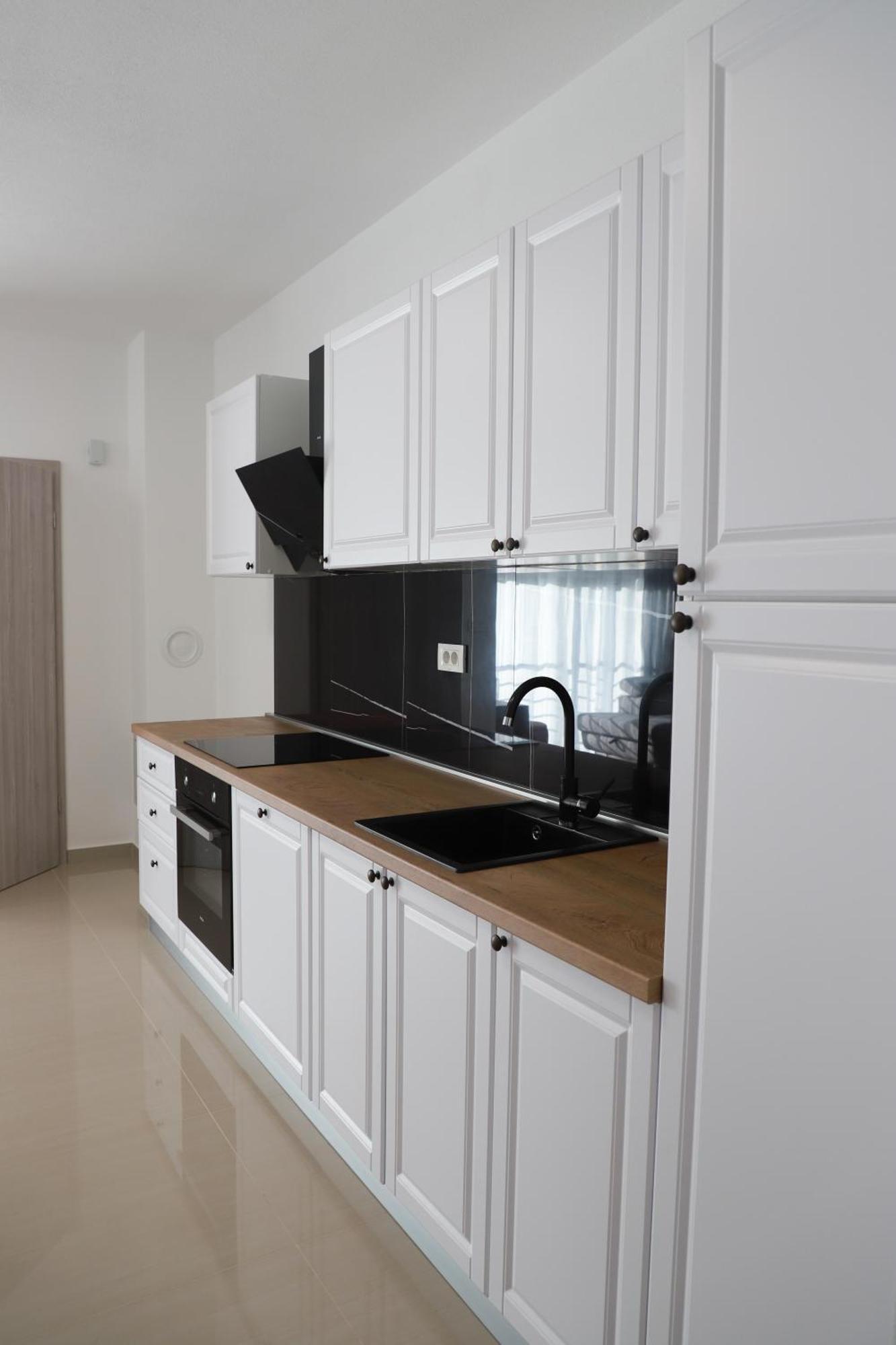 Holiday Apartments Ivano & Leo - Private Parking 扎达尔 外观 照片