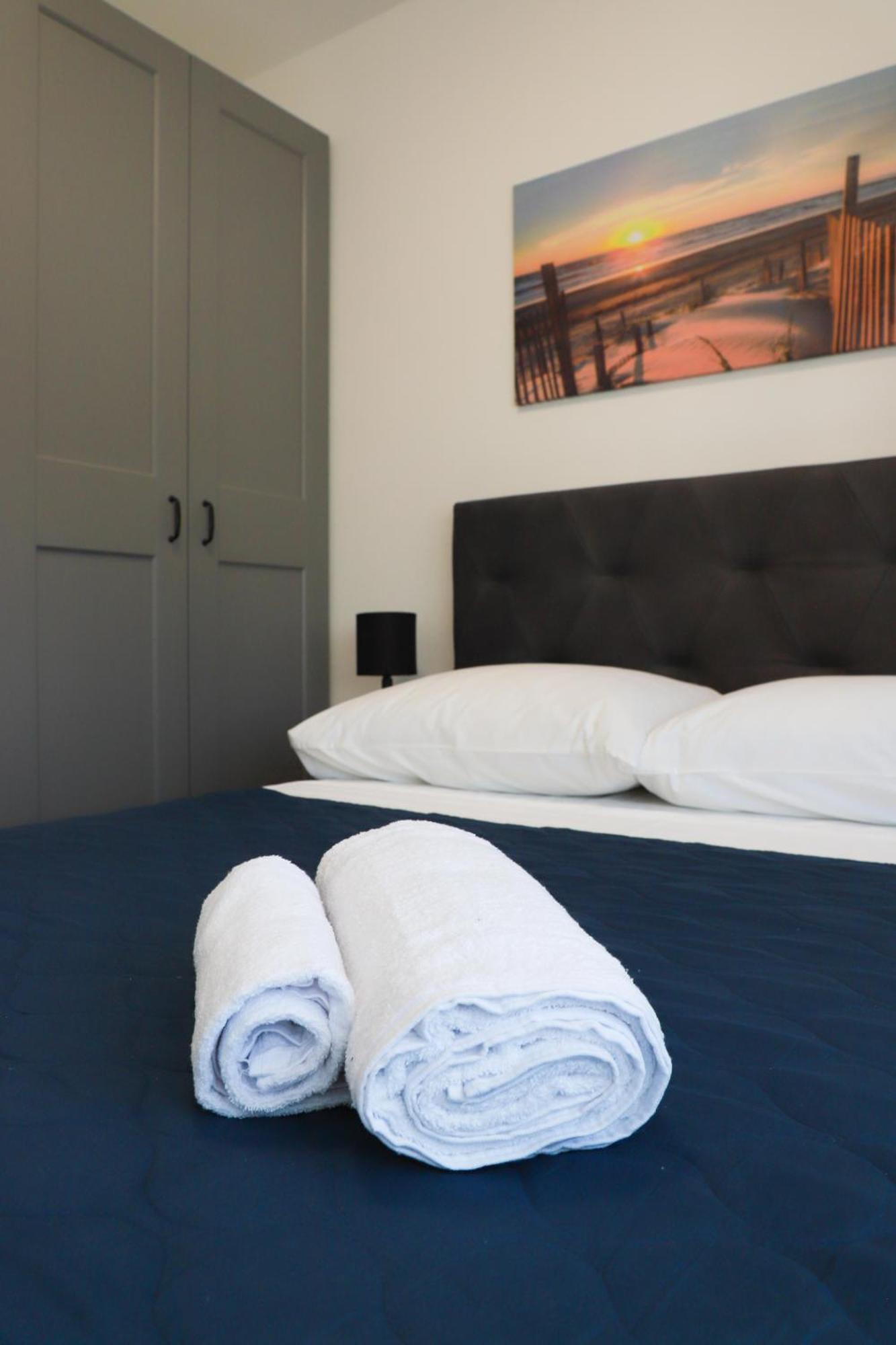 Holiday Apartments Ivano & Leo - Private Parking 扎达尔 外观 照片