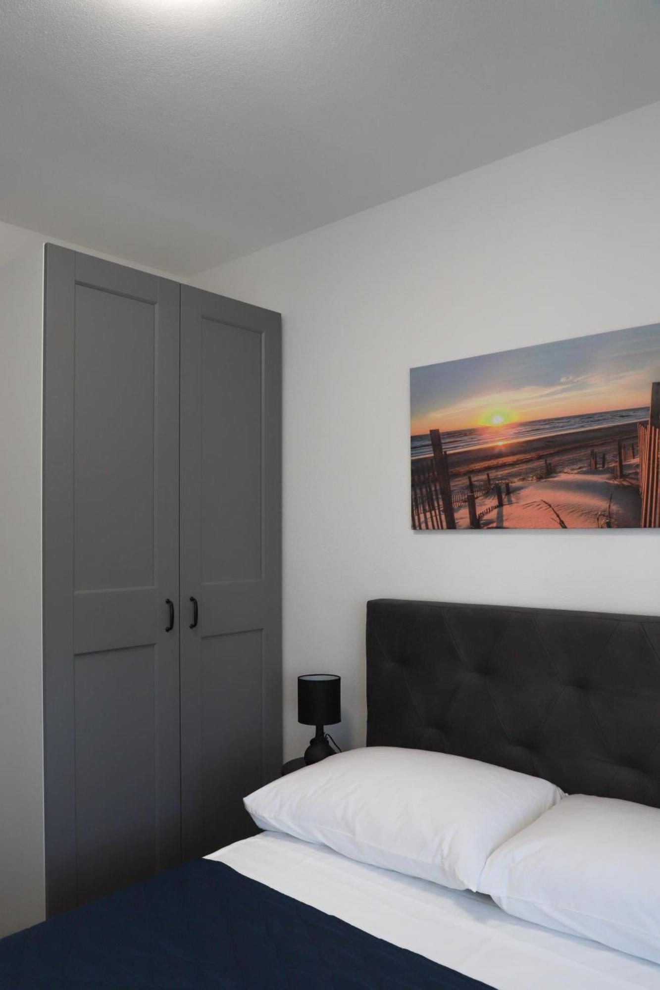 Holiday Apartments Ivano & Leo - Private Parking 扎达尔 外观 照片