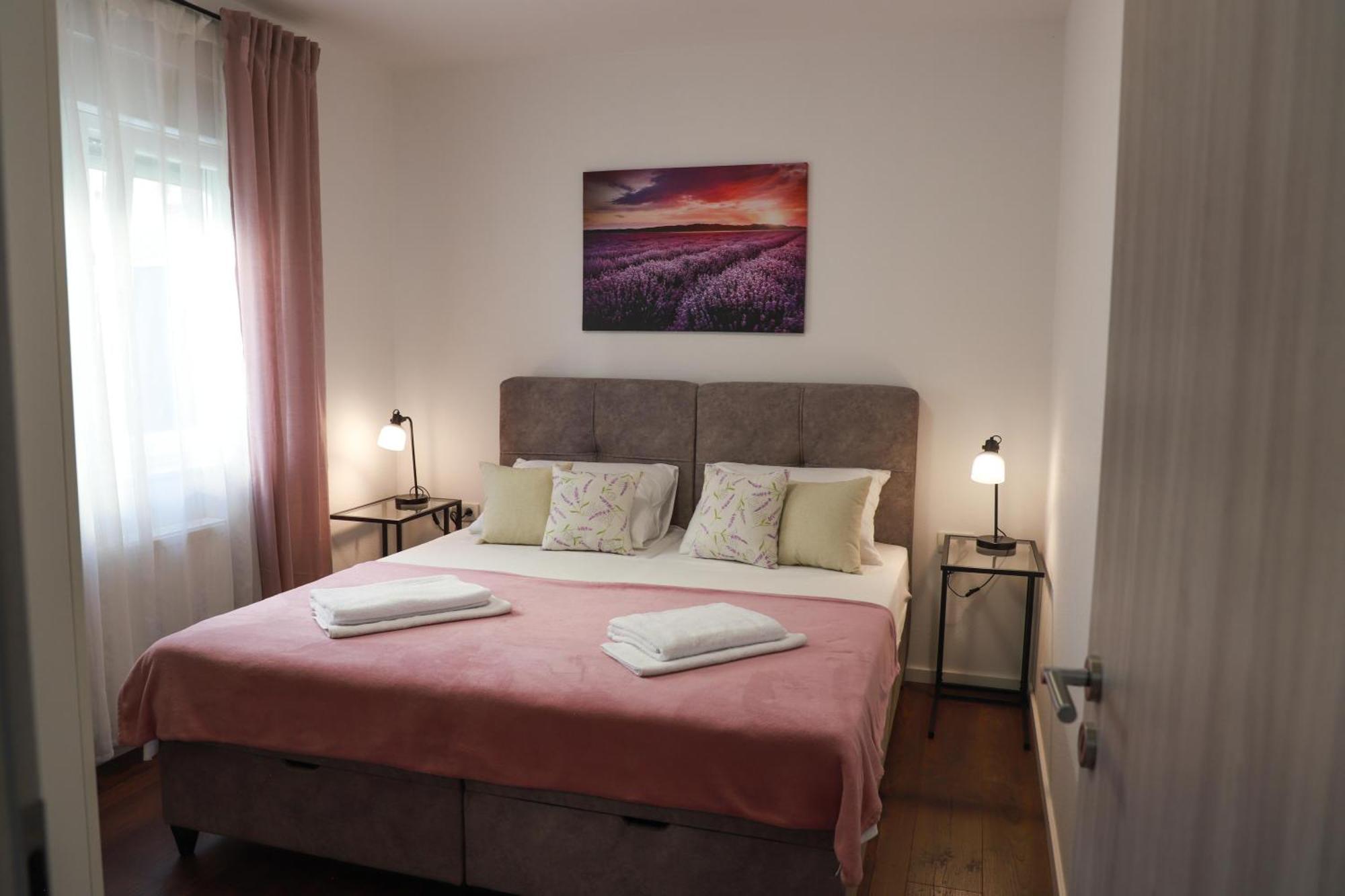 Holiday Apartments Ivano & Leo - Private Parking 扎达尔 外观 照片