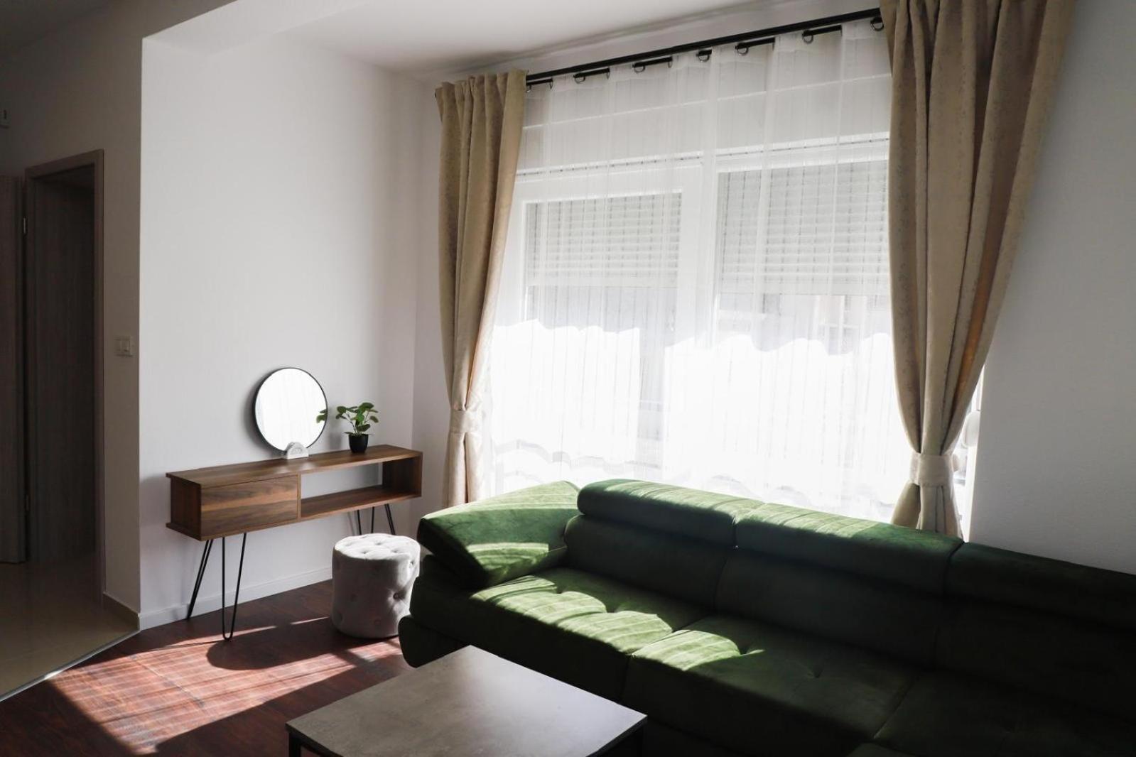Holiday Apartments Ivano & Leo - Private Parking 扎达尔 外观 照片