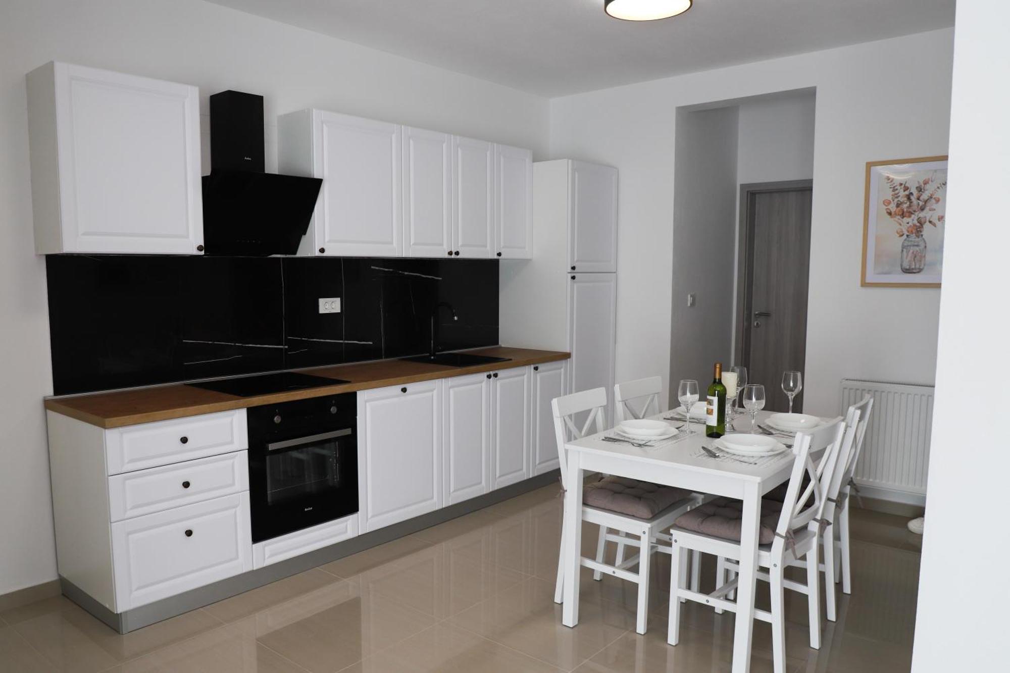 Holiday Apartments Ivano & Leo - Private Parking 扎达尔 外观 照片