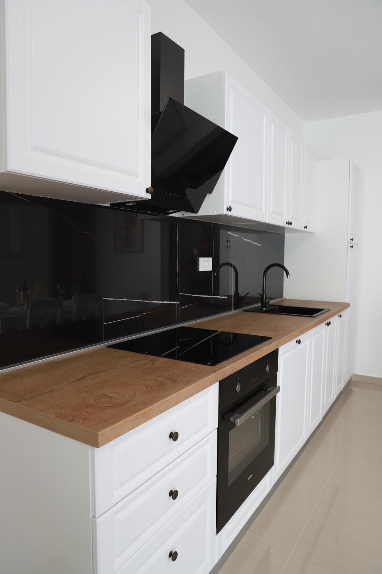 Holiday Apartments Ivano & Leo - Private Parking 扎达尔 外观 照片
