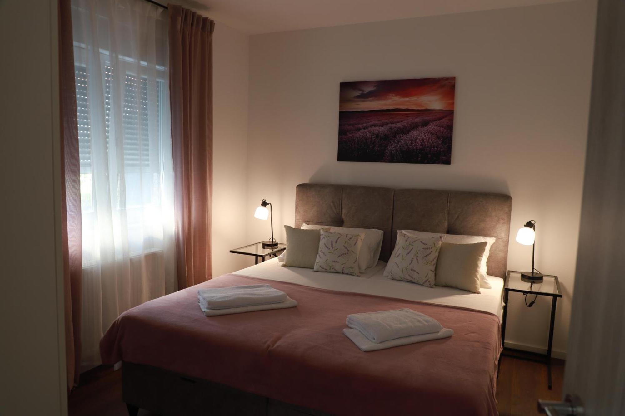 Holiday Apartments Ivano & Leo - Private Parking 扎达尔 外观 照片