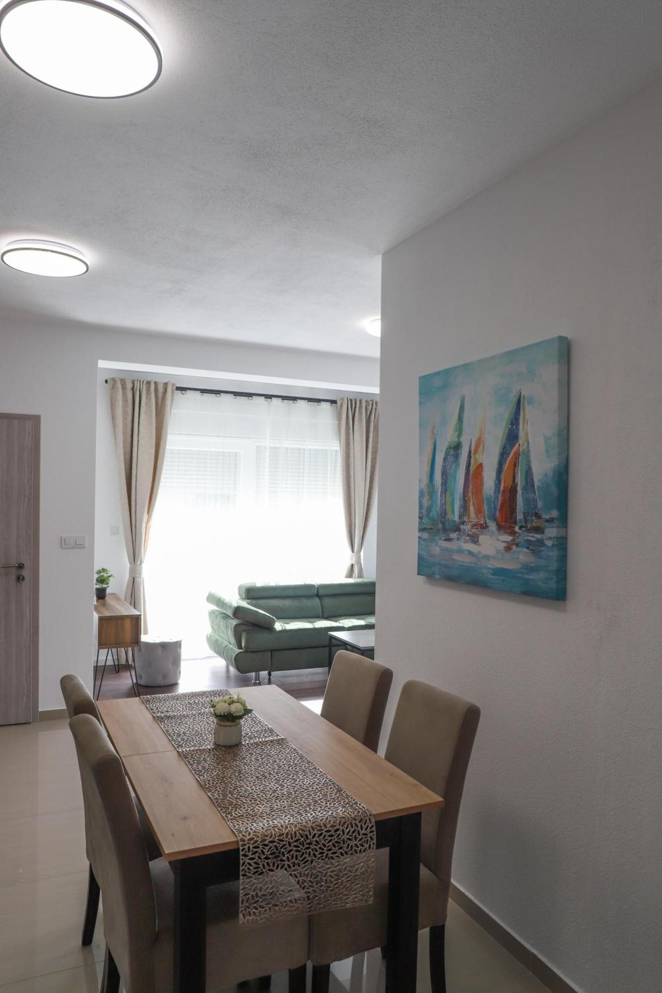Holiday Apartments Ivano & Leo - Private Parking 扎达尔 外观 照片