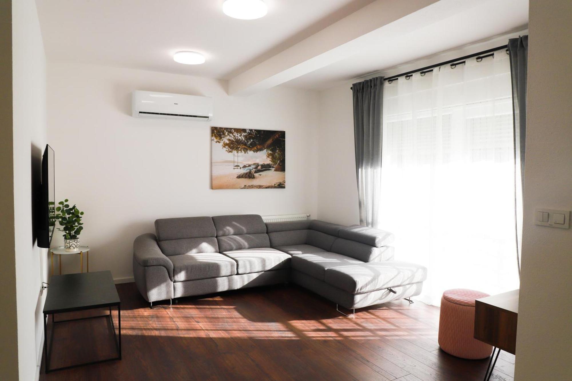 Holiday Apartments Ivano & Leo - Private Parking 扎达尔 外观 照片