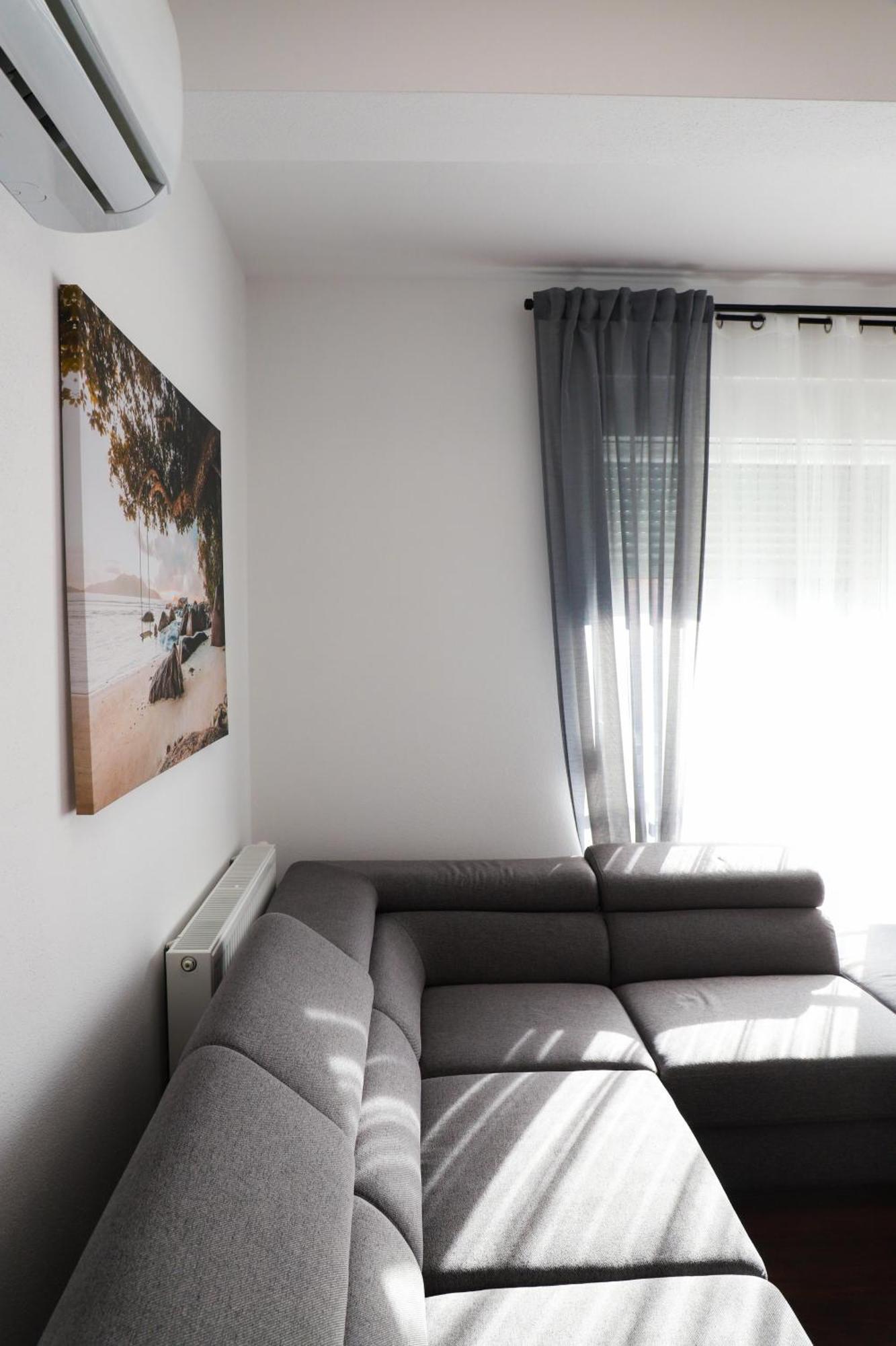 Holiday Apartments Ivano & Leo - Private Parking 扎达尔 外观 照片
