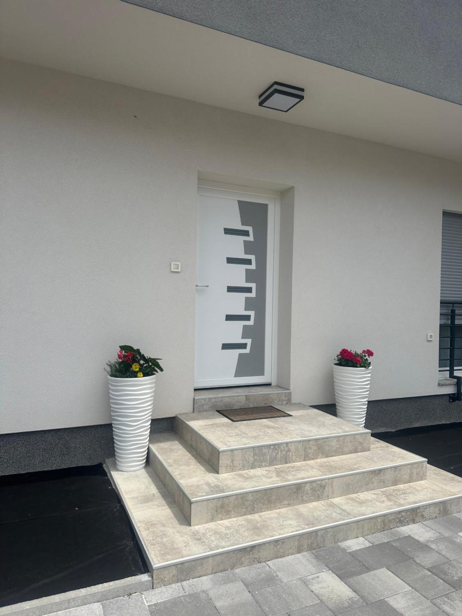 Holiday Apartments Ivano & Leo - Private Parking 扎达尔 外观 照片